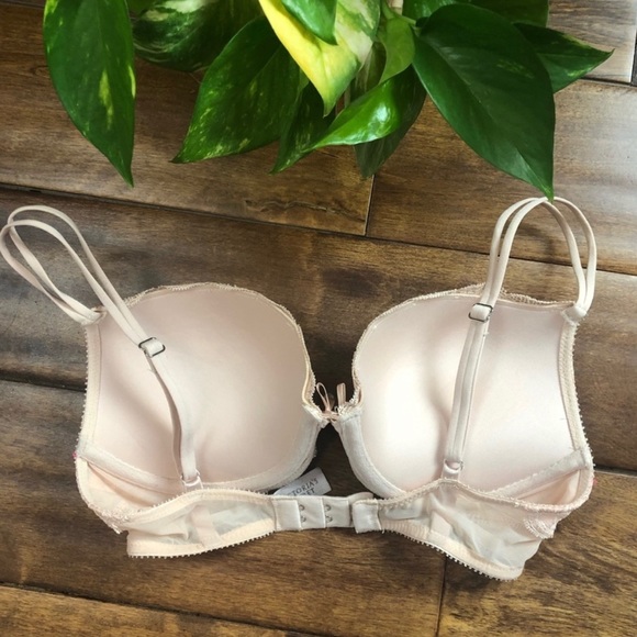 Victoria’s Secret Push-Up Bra - Picture 5 of 6
